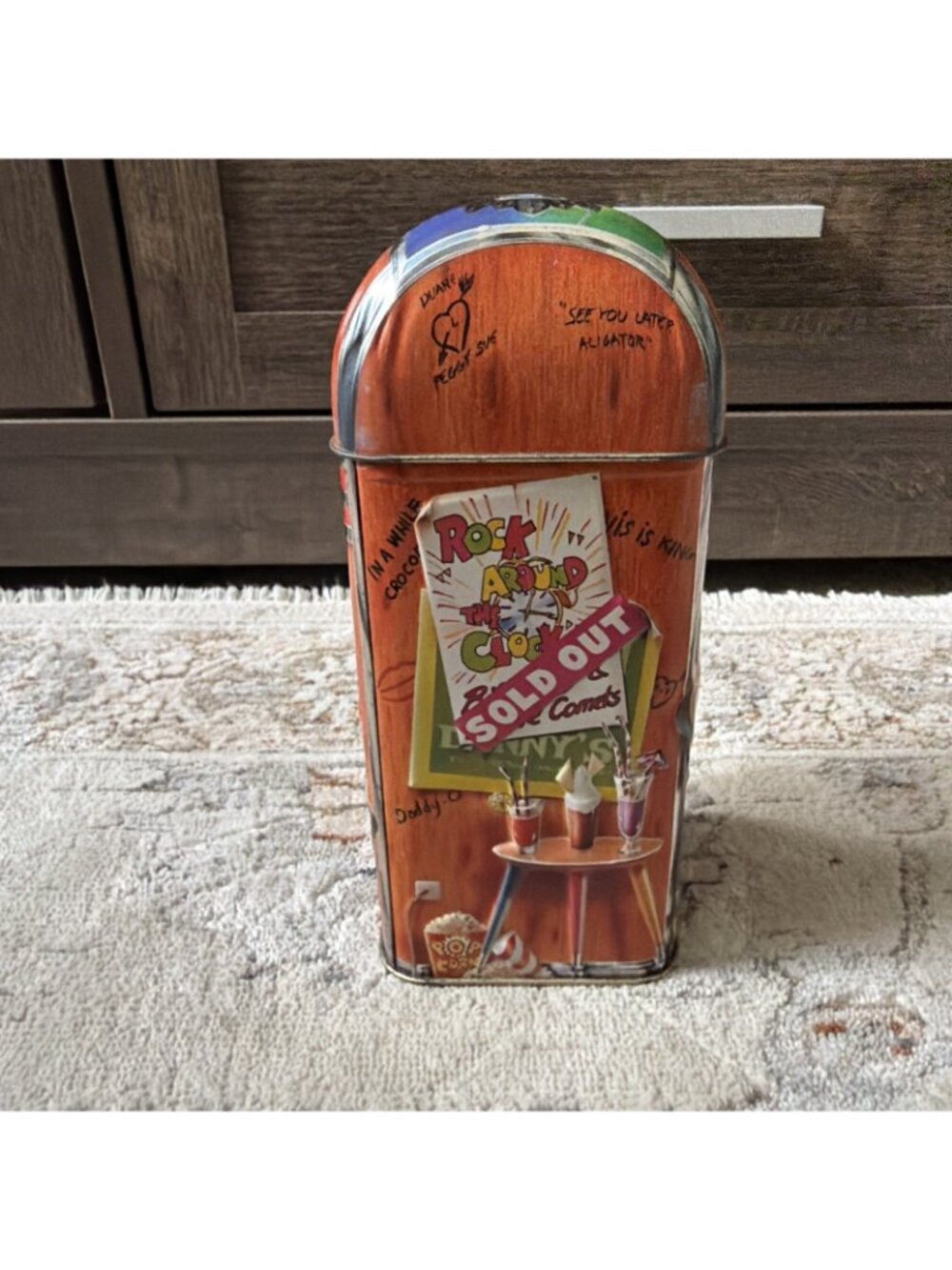 Vintage Churchill Jukebox Tin Embossed Money Box English Toffees - Picture 2 of 7